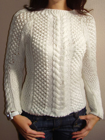 белый вязаный свитер